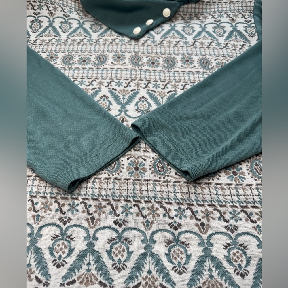 Vintage/Cottage Core. Cream/Sage Patterned Sweater with Button Detail - Picture 2 of 7
